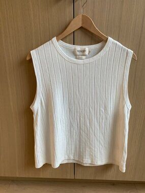 Indi & Cold off-white tank